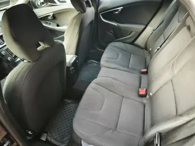 Volvo V40 Cross Country 2017 - 18500 EUR, 100000 km - AUTO.MOTO.pt - 100000km - foto 23 de 34