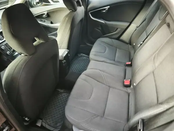 Volvo V40 Cross Country 2017 - 18500 EUR, 100000 km - AUTO.MOTO.pt - 100000km - foto 23 de 34