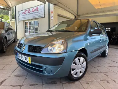 Renault Clio 2004 - 3250 EUR, 222926 km - AUTO.MOTO.pt - 222926km - foto 2 de 28