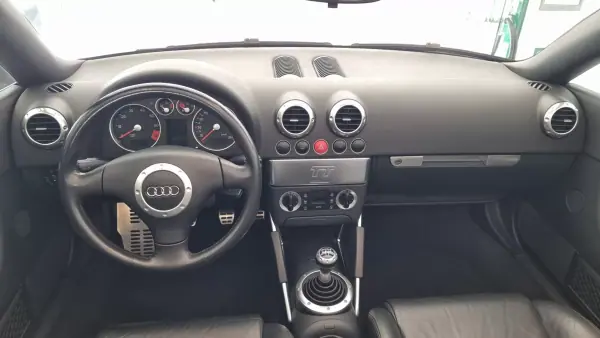 Audi TT Roadster 2004 - 17990 EUR, 63500 km - AUTO.MOTO.pt - 63500km - foto 10 de 24