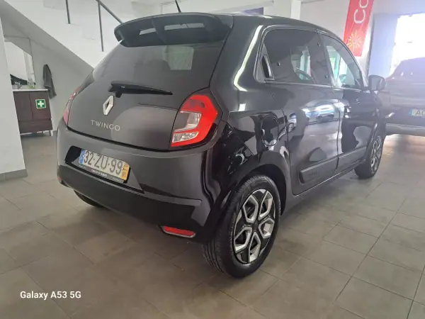 Renault Twingo 2020 - 10990 EUR, 56850 km - AUTO.MOTO.pt - 56850km - foto 4 de 14