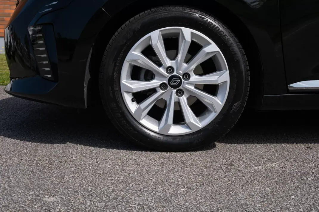 Renault Clio 2024 - 16950 EUR, 38060 km - AUTO.MOTO.pt - 38060km - foto 4 de 16