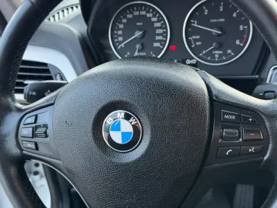 BMW 114 2015 - 11900 EUR, 185938 km - AUTO.MOTO.pt - 185938km - foto 13 de 26