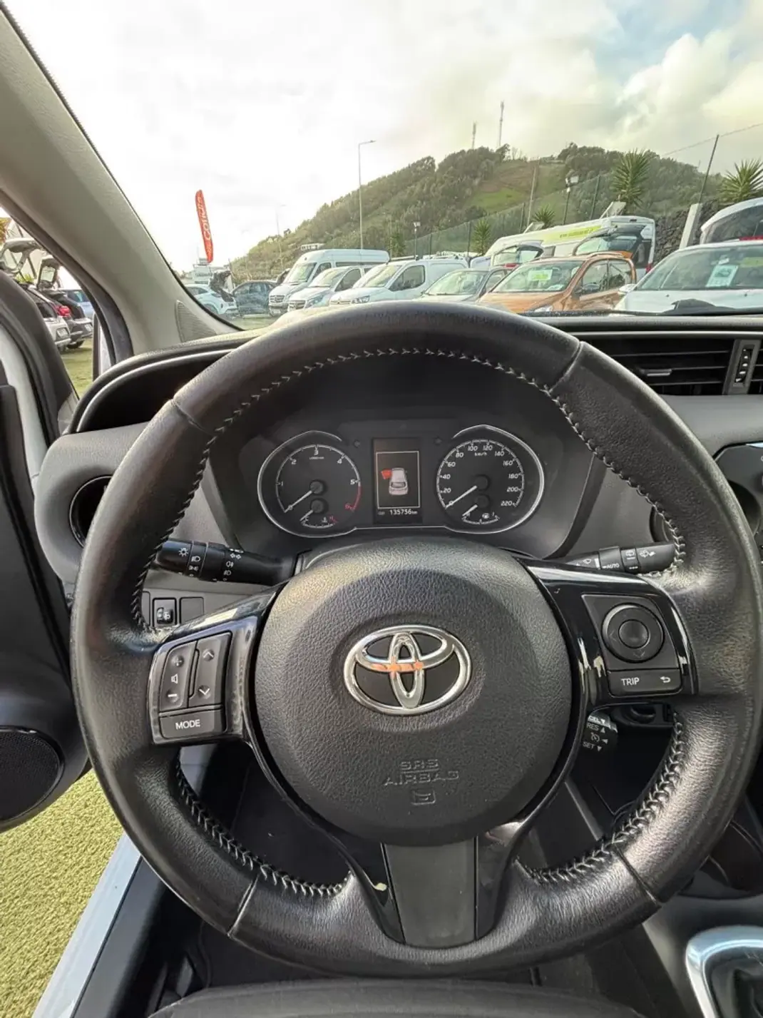 Toyota Yaris 2018 - 18490 EUR, 135785 km - AUTO.MOTO.pt - 135785km - foto 9 de 14