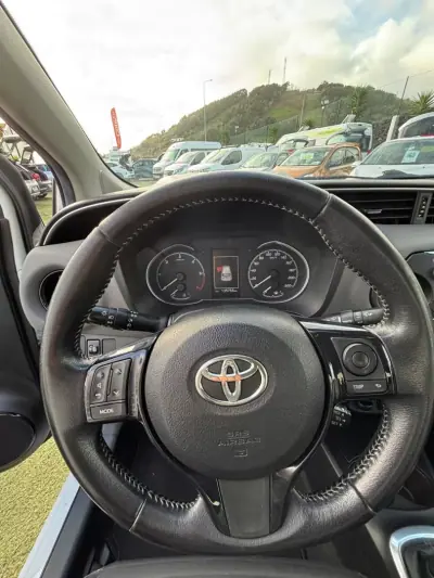 Toyota Yaris 2018 - 18490 EUR, 135785 km - AUTO.MOTO.pt - 135785km - foto 9 de 14