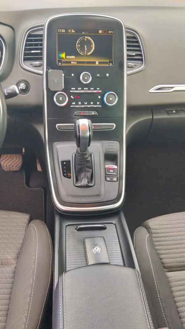 Renault Scénic 2019 - 13850 EUR, 196964 km - AUTO.MOTO.pt - 196964km - foto 13 de 15
