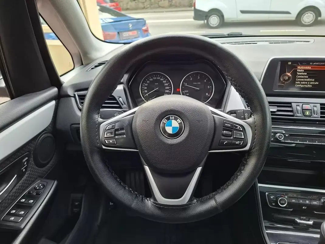 BMW 218 2014 - 8500 EUR, 490000 km - AUTO.MOTO.pt - 490000km - foto 30 de 33