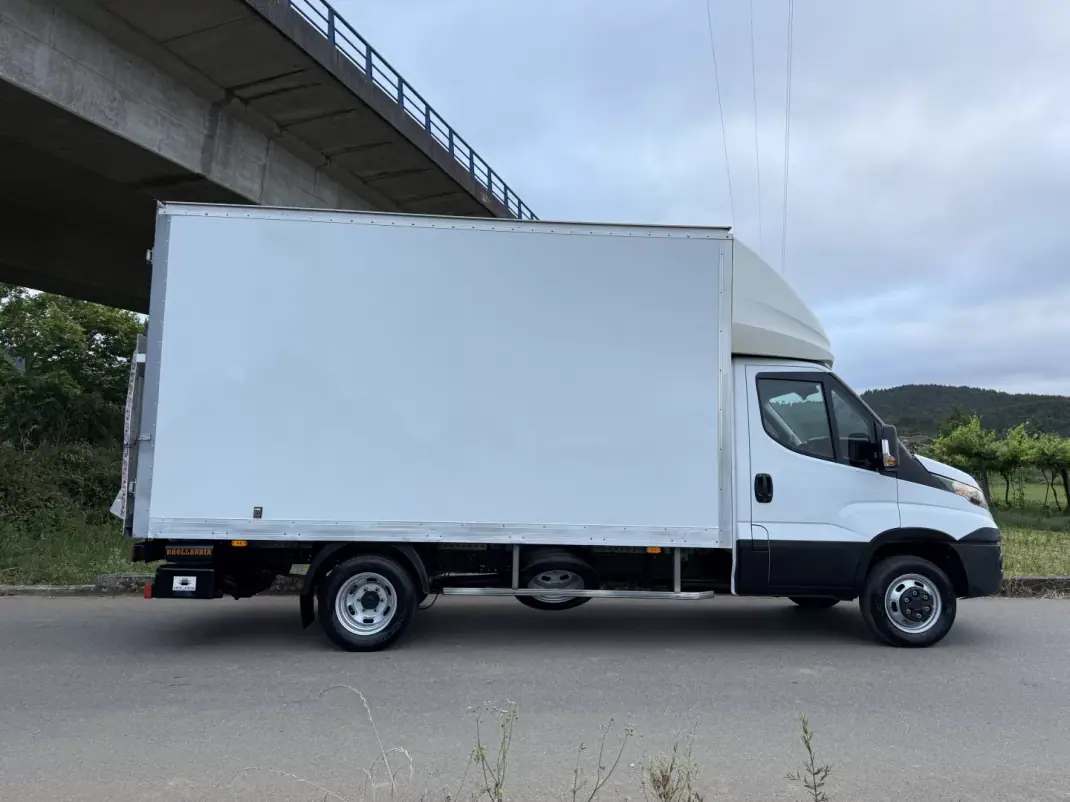 Iveco DAILY 35-140 CONTENTOR E PLATAFORMA 2018 - 29990 EUR, 81000 km - AUTO.MOTO.pt - 81000km - foto 6 de 28