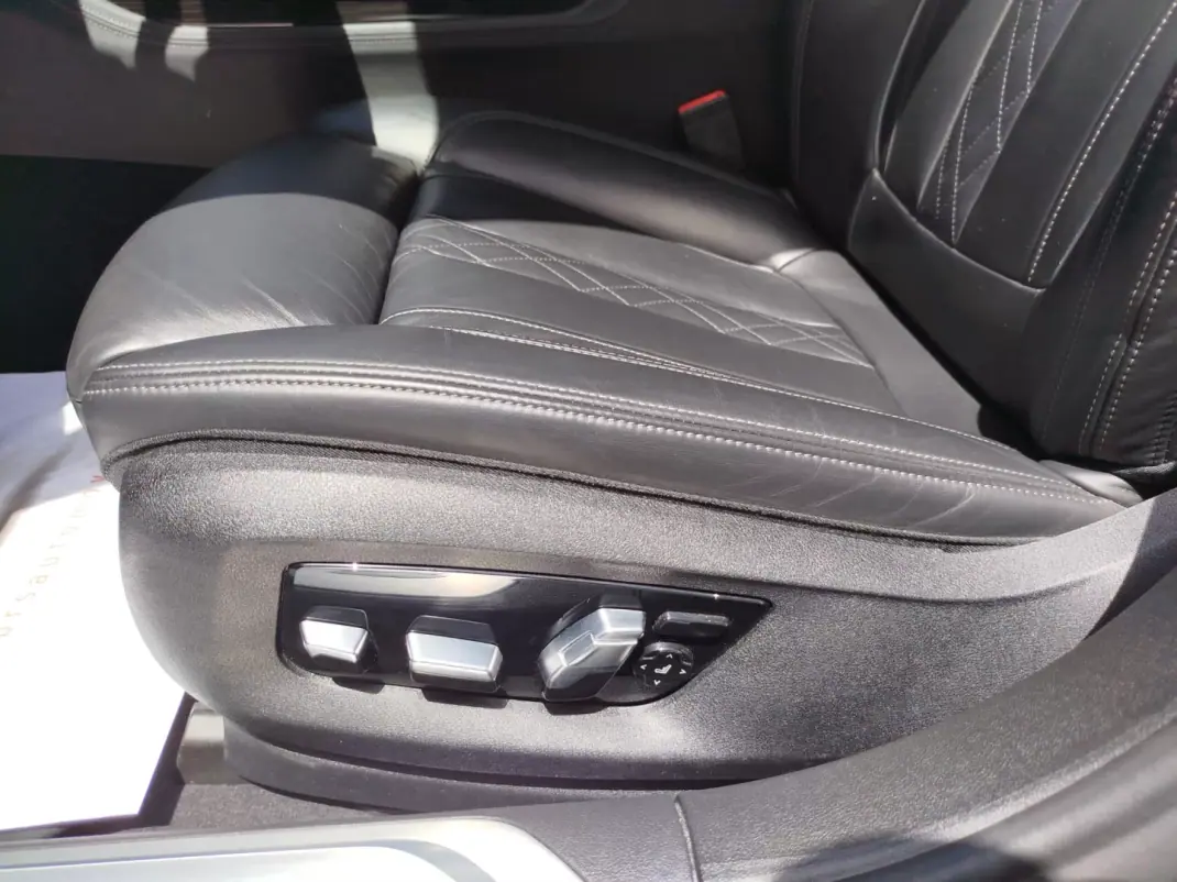 BMW 725 2019 - 58900 EUR, 96769 km - AUTO.MOTO.pt - 96769km - foto 14 de 23