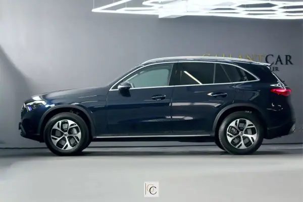 Mercedes-Benz GLC 300 2023 - 59500 EUR, 32000 km - AUTO.MOTO.pt - 32000km - foto 12 de 35