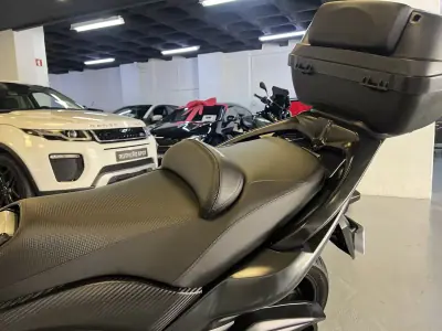 Yamaha TMAX 2015 - 8990 EUR, 25000 km - AUTO.MOTO.pt - 25000km - foto 12 de 26