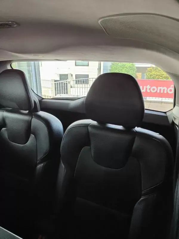 Volvo XC 90 2021 - 49950 EUR, 70500 km - AUTO.MOTO.pt - 70500km - foto 15 de 41