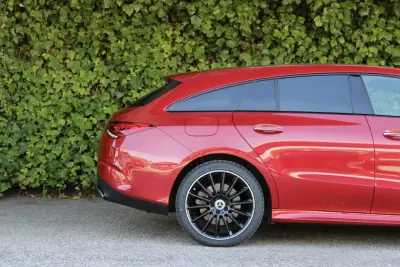 Mercedes-Benz CLA 250 2023 — foto 4 de 20