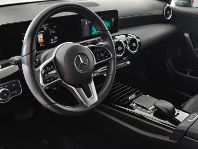 Mercedes-Benz A 250e 2021 - 26450 EUR, 94000 km - AUTO.MOTO.pt - 94000km - foto 8 de 36
