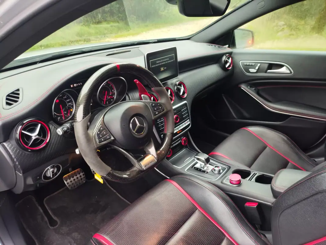 Mercedes-Benz A 45 AMG 2016 - 33500 EUR, 179200 km - AUTO.MOTO.pt - 179200km - foto 17 de 22