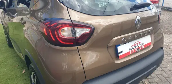 Renault Captur 2018 - 10750 EUR, 169000 km - AUTO.MOTO.pt - 169000km - foto 7 de 12