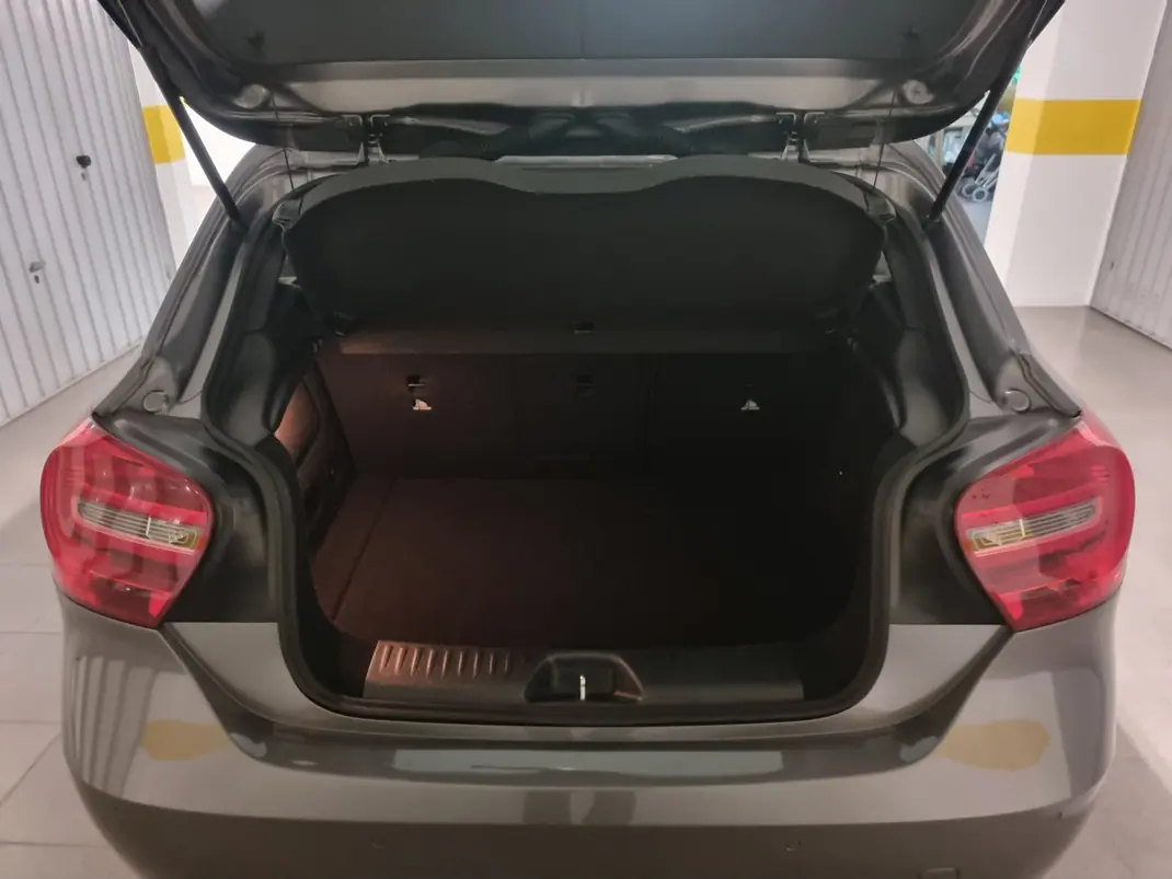 Mercedes-Benz A 180 2014 - 12000 EUR, 219000 km - AUTO.MOTO.pt - 219000km - foto 6 de 10