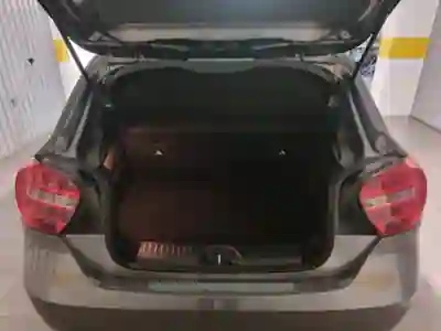 Mercedes-Benz A 180 2014 - 12000 EUR, 219000 km - AUTO.MOTO.pt - 219000km - foto 6 de 10