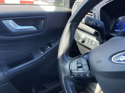 Ford Kuga 2022 - 17990 EUR, 85480 km - AUTO.MOTO.pt - 85480km - foto 20 de 22