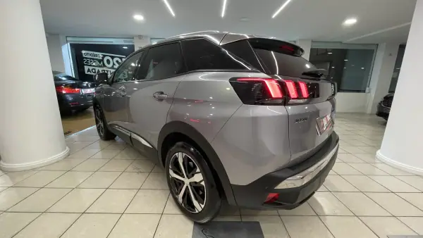 Peugeot 3008 2019 - 18990 EUR, 94948 km - AUTO.MOTO.pt - 94948km - foto 6 de 47
