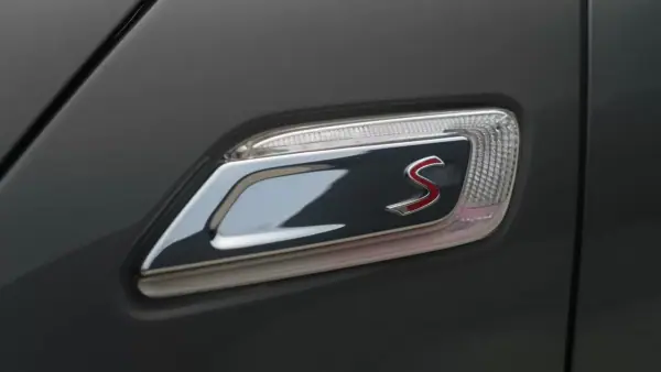 MINI Clubman 2018 - 24999 EUR, 131000 km - AUTO.MOTO.pt - 131000km - foto 34 de 37