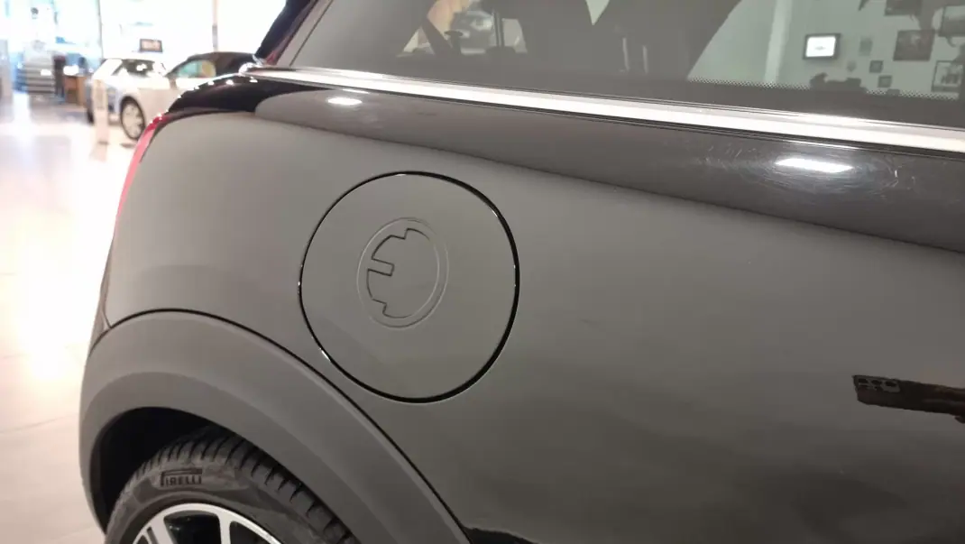 MINI Electric 2021 - 20500 EUR, 73589 km - AUTO.MOTO.pt - 73589km - foto 16 de 48