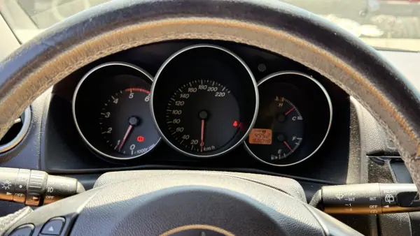 Mazda 3 2005 - 3500 EUR, 168000 km - AUTO.MOTO.pt - 168000km - foto 33 de 49
