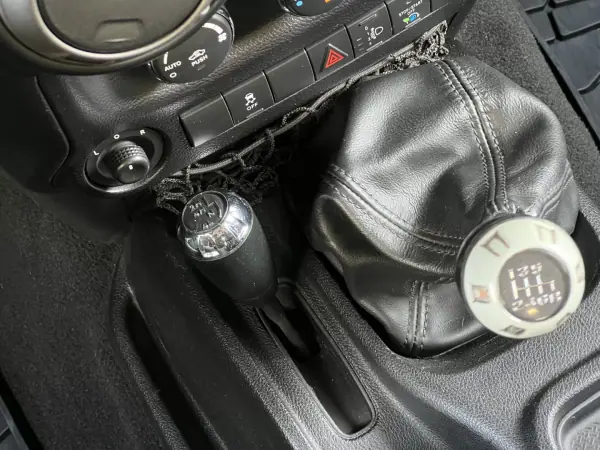 Jeep Wrangler 2014 - 39990 EUR, 115000 km - AUTO.MOTO.pt - 115000km - foto 48 de 54