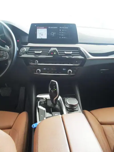 BMW 520 2017 - 26950 EUR, 80835 km - AUTO.MOTO.pt - 80835km - foto 18 de 38