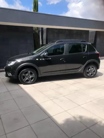 Dacia Sandero 2018 - 9900 EUR, 121000 km - AUTO.MOTO.pt - 121000km - foto 7 de 30