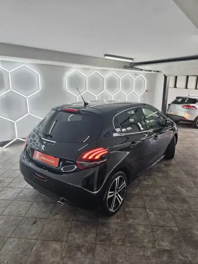 Peugeot 208 2019 - 11950 EUR, 90328 km - AUTO.MOTO.pt - 90328km - foto 57 de 90