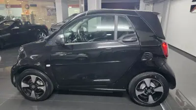 Smart Fortwo Cabrio 2021 - 14990 EUR, 68000 km - 68000km - foto 20 de 27