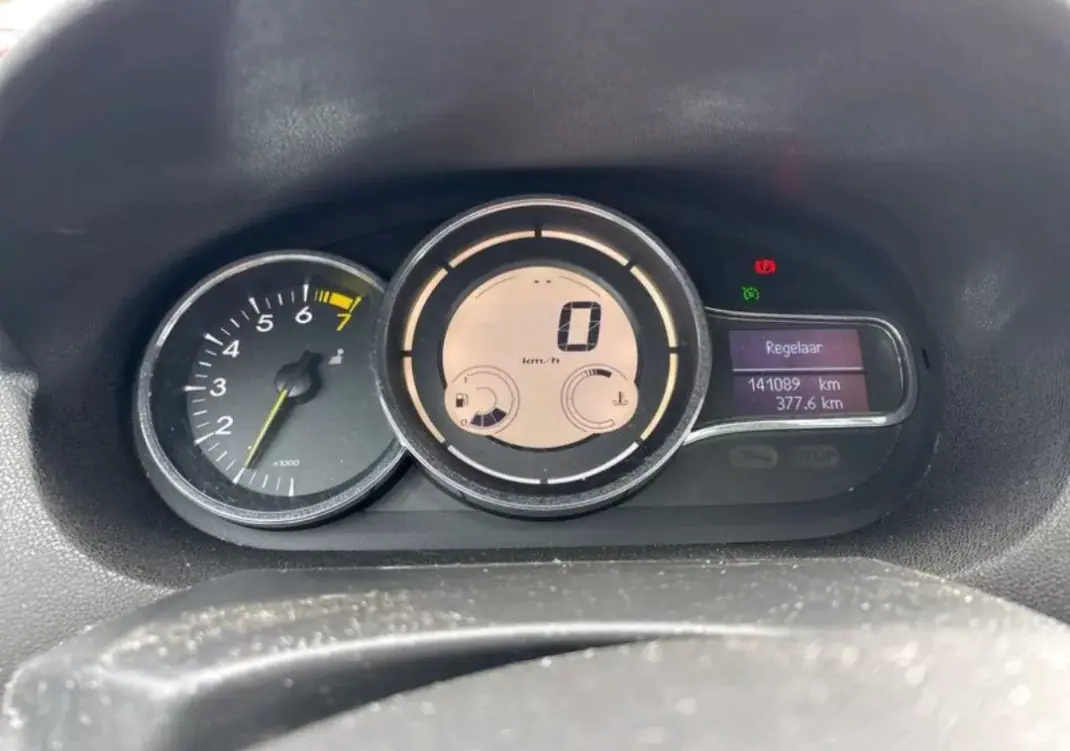 Renault Mégane CC 2015 - 8900 EUR, 141069 km - 141069km - foto 4 de 9