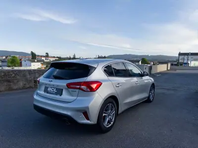 Ford Focus 2018 - 13990 EUR, 90000 km - AUTO.MOTO.pt - 90000km - foto 5 de 36
