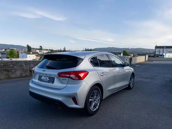 Ford Focus 2018 - 12990 EUR, 90000 km - AUTO.MOTO.pt - 90000km - foto 5 de 36
