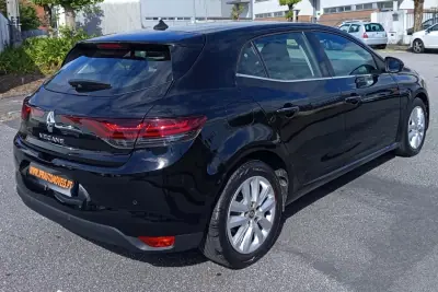 Renault Mégane 2020 - 15900 EUR, 82200 km - AUTO.MOTO.pt - 82200km - foto 5 de 18
