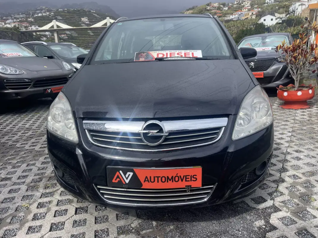 Opel Zafira 2009 - 3950 EUR, 309758 km - AUTO.MOTO.pt - 309758km - foto 2 de 13