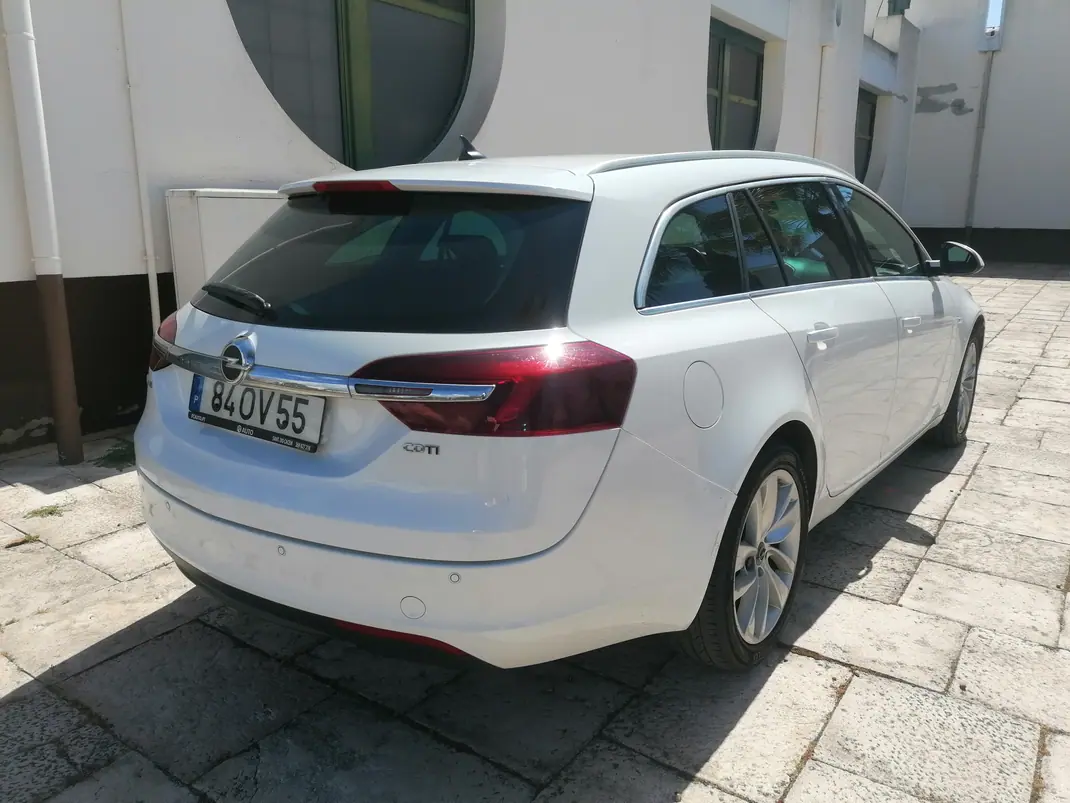 Opel Insignia Sports Tourer 2014 - 7500 EUR, 289000 km - AUTO.MOTO.pt - 289000km - foto 7 de 15
