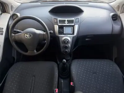 Toyota Yaris 2008 - 6500 EUR, 220615 km - AUTO.MOTO.pt - 220615km - foto 8 de 18