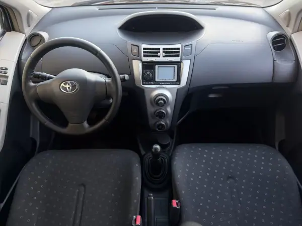 Toyota Yaris 2008 - 6500 EUR, 220615 km - AUTO.MOTO.pt - 220615km - foto 8 de 18