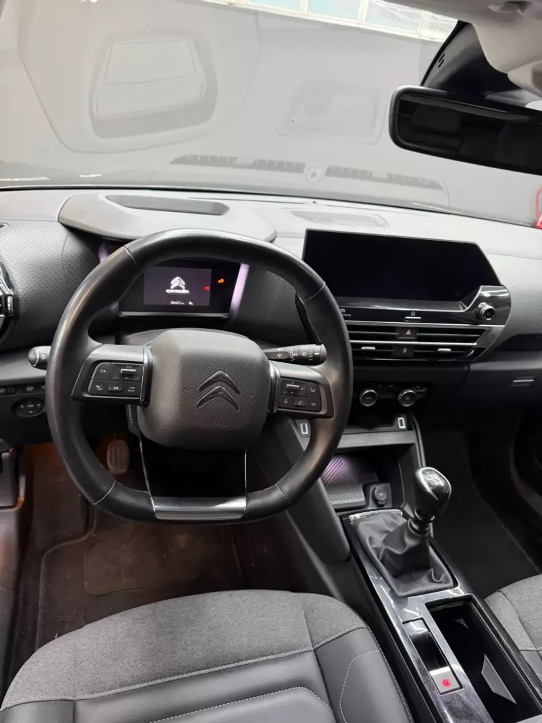 Citroën C4 2023 - 18800 EUR, 36418 km - 36418km - foto 8 de 19