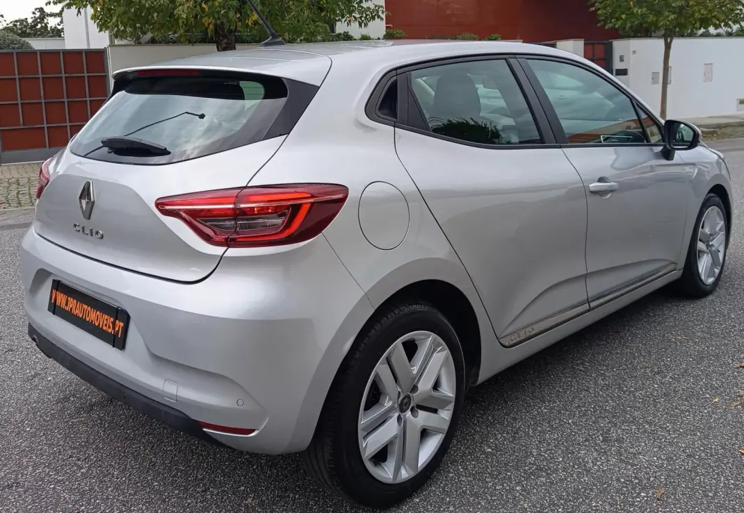 Renault Clio 2019 - 12990 EUR, 117032 km - AUTO.MOTO.pt - 117032km - foto 4 de 16