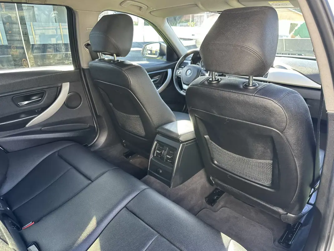 BMW 318 2014 - 10900 EUR, 260000 km - 260000km - foto 41 de 58