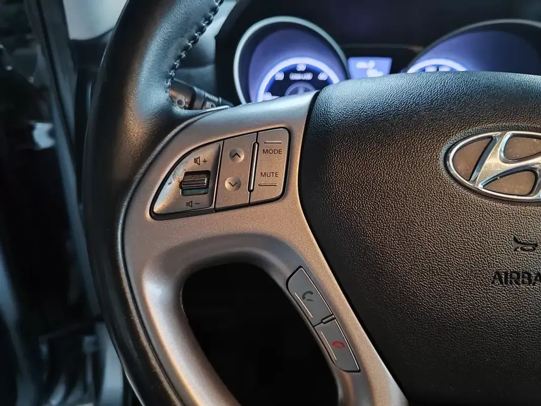 Hyundai ix35 2013 - 9990 EUR, 157000 km - AUTO.MOTO.pt - 157000km - foto 24 de 34