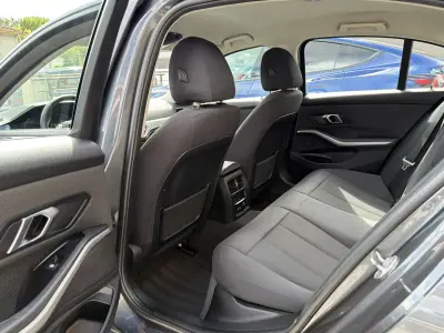 BMW 330e 2019 - 18500 EUR, 206000 km - 206000km - foto 9 de 16