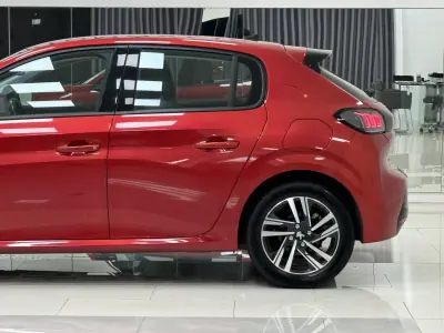 Peugeot 208 2020 - 13890 EUR, 63000 km - AUTO.MOTO.pt - 63000km - foto 4 de 29