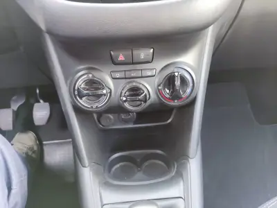 Peugeot 208 2019 - 8250 EUR, 213927 km - AUTO.MOTO.pt - 213927km - foto 18 de 22