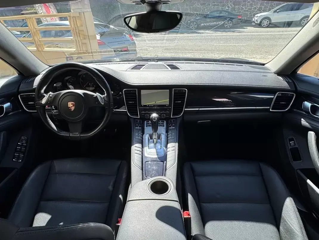 Porsche Panamera 2012 - 32900 EUR, 194000 km - AUTO.MOTO.pt - 194000km - foto 26 de 32