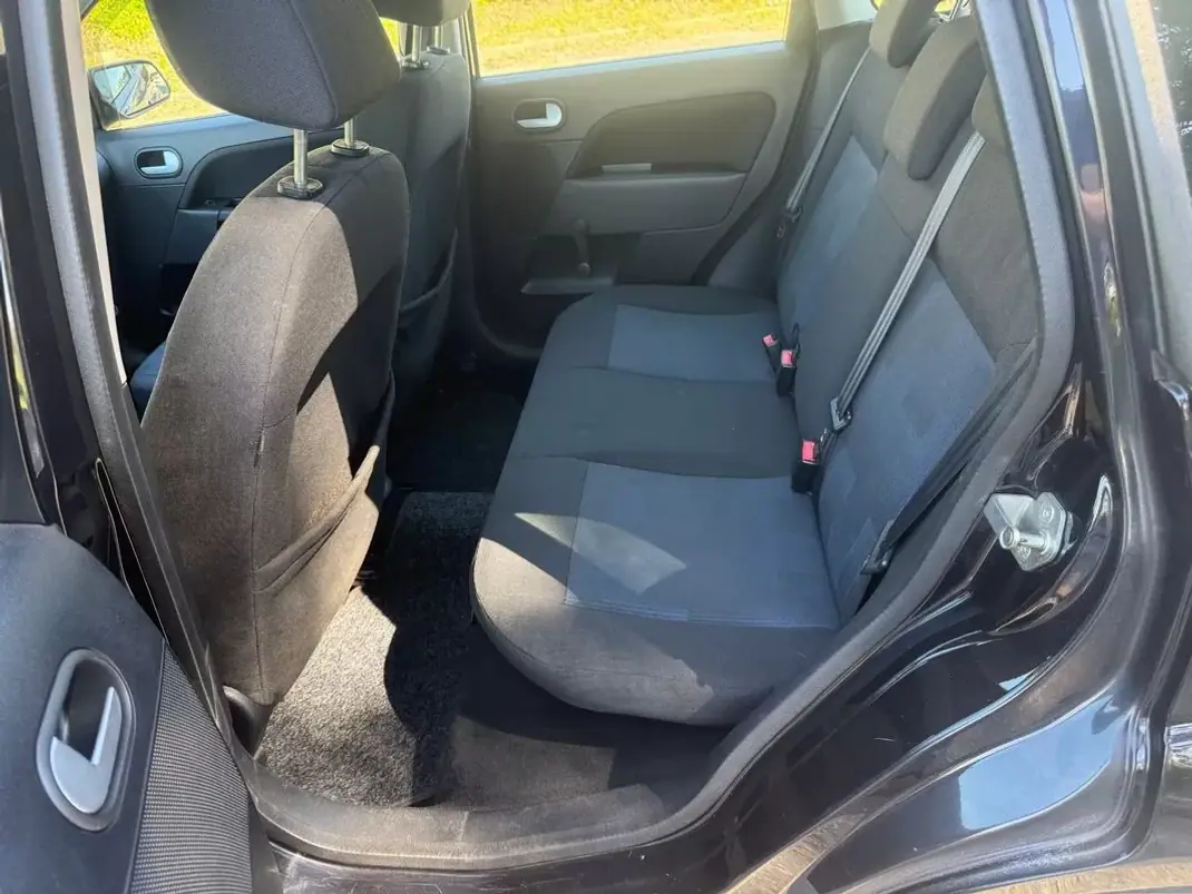 Ford Fiesta 2008 - 5700 EUR, 82000 km - AUTO.MOTO.pt - 82000km - foto 9 de 23