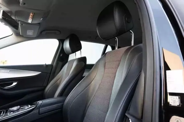Mercedes-Benz E 220 2017 - 25000 EUR, 168000 km - AUTO.MOTO.pt - 168000km - foto 21 de 30